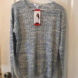 Just a cute sweater shirt size m
